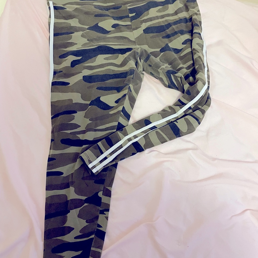 Torrid size 3 camo leggings
